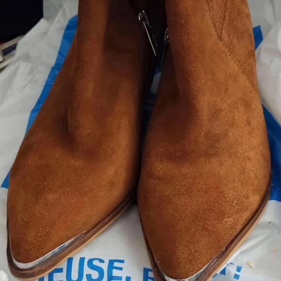 Boot s - Picture 1 of 1